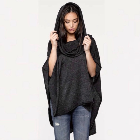 lovestitch Sweaters - LOVESTITCH Hooded Wool\Angora Poncho Sweater one size/LIGHT GREY